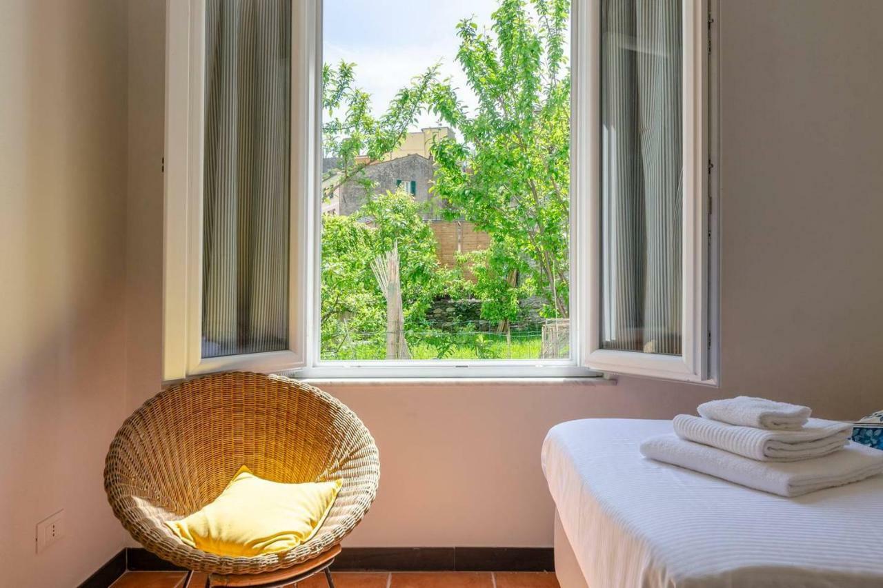 Joivy Family Flat With Little Patio, Cinque Terre Apartment เวอนาซซา ภายนอก รูปภาพ