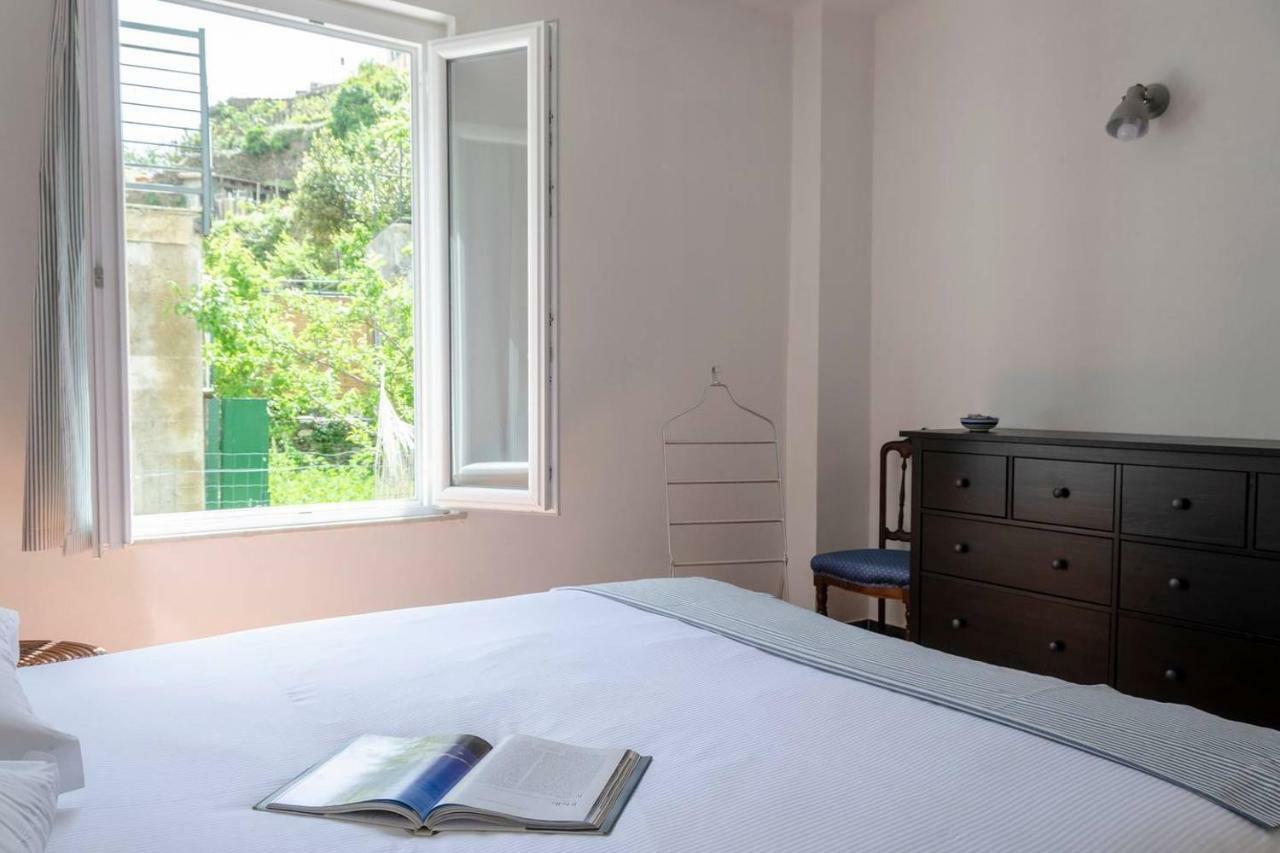 Joivy Family Flat With Little Patio, Cinque Terre Apartment เวอนาซซา ภายนอก รูปภาพ