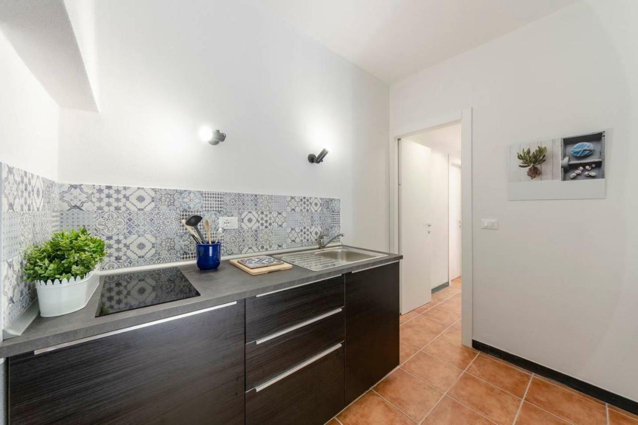 Joivy Family Flat With Little Patio, Cinque Terre Apartment เวอนาซซา ภายนอก รูปภาพ