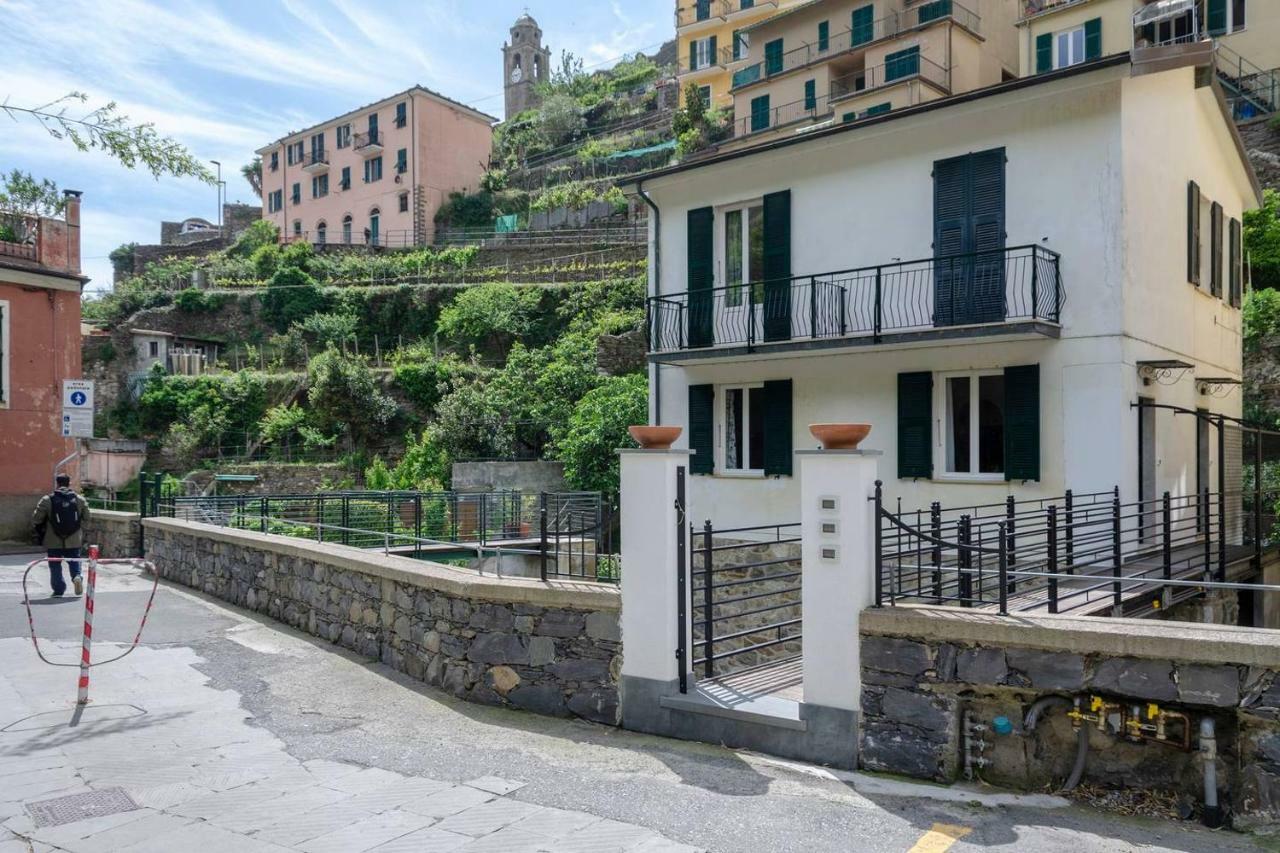 Joivy Family Flat With Little Patio, Cinque Terre Apartment เวอนาซซา ภายนอก รูปภาพ