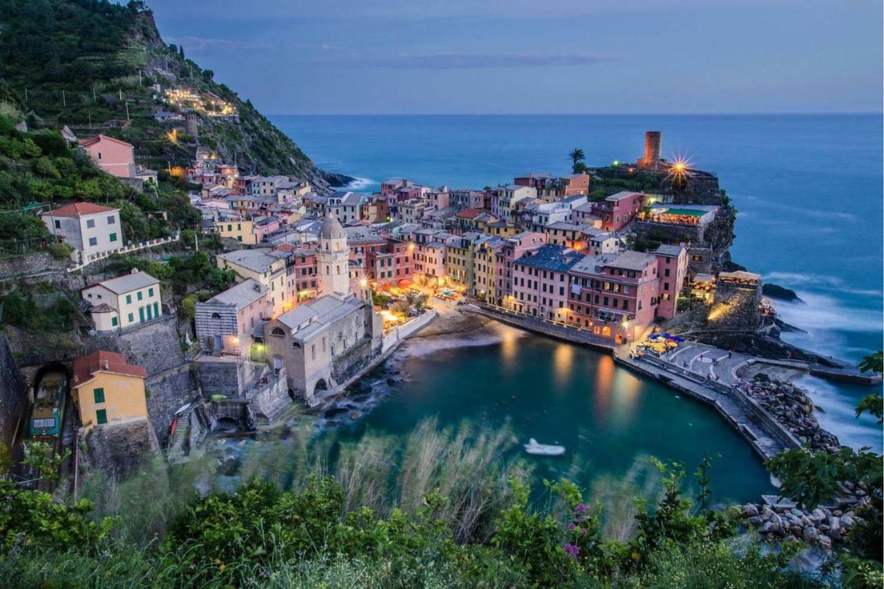 Joivy Family Flat With Little Patio, Cinque Terre Apartment เวอนาซซา ภายนอก รูปภาพ