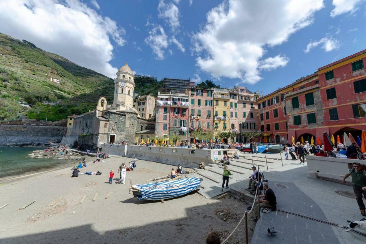 Joivy Family Flat With Little Patio, Cinque Terre Apartment เวอนาซซา ภายนอก รูปภาพ