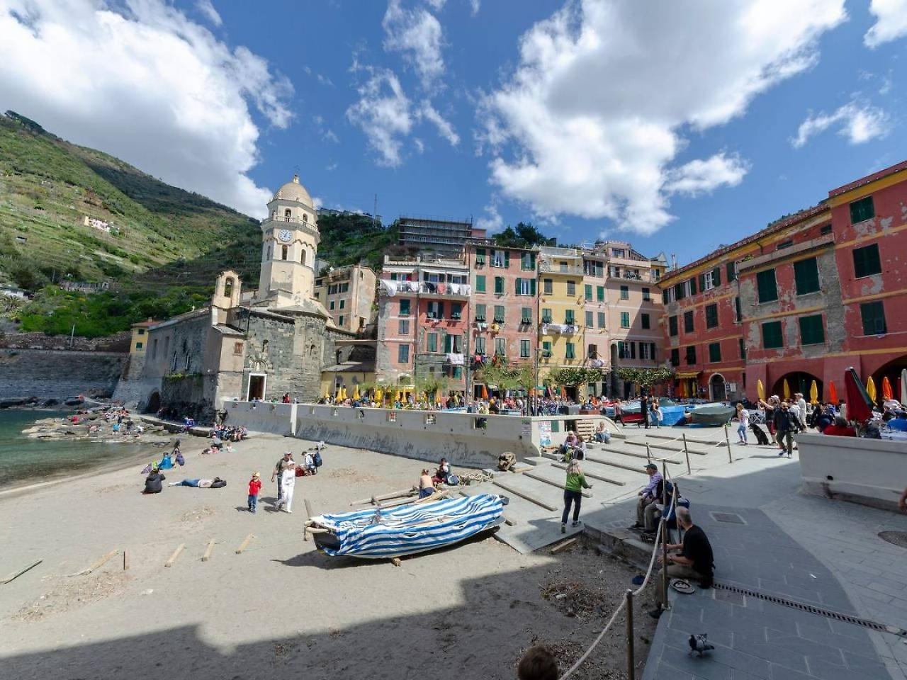 Joivy Family Flat With Little Patio, Cinque Terre Apartment เวอนาซซา ภายนอก รูปภาพ